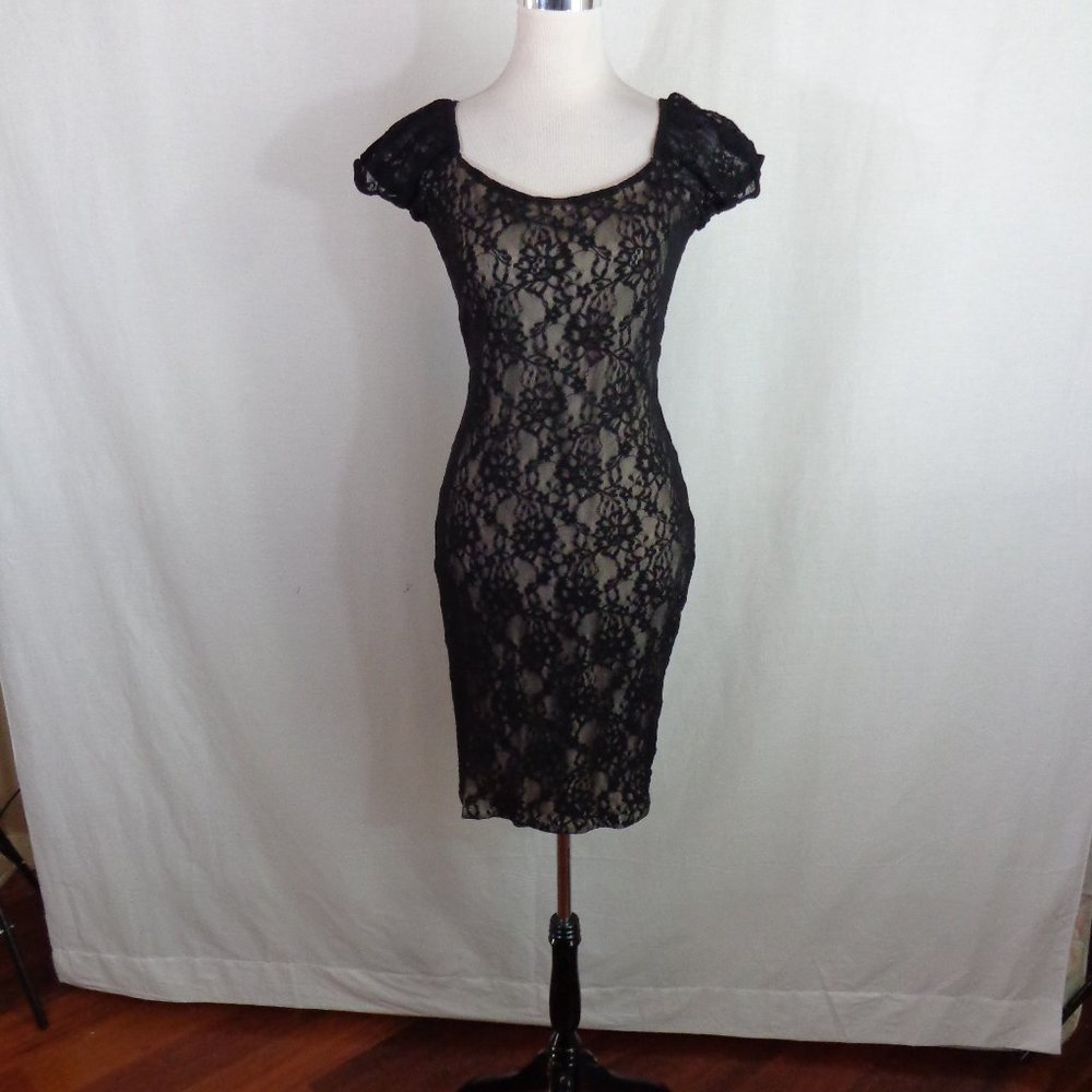 BLACK LACE BODCON DRESS JR SZ L